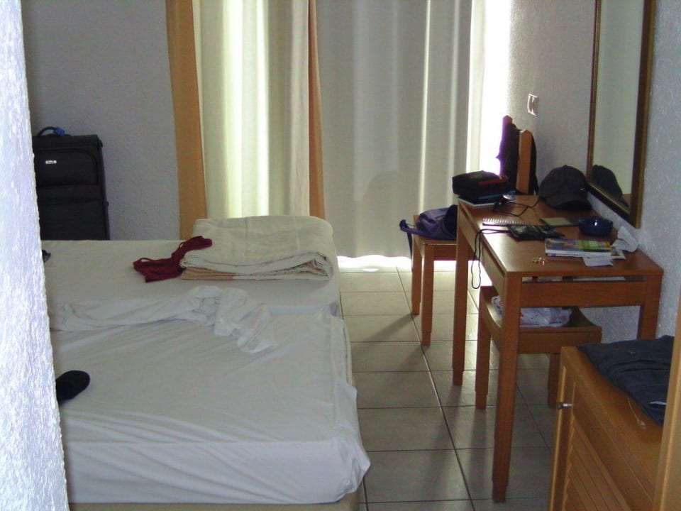 Zimmerausschnitt Glaros Beach Hotel
