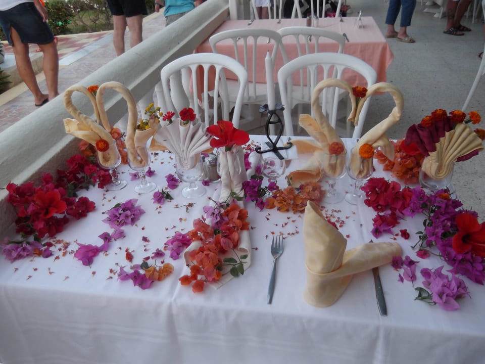 Sehr schöner Tisch  Houda Golf & Beach Club