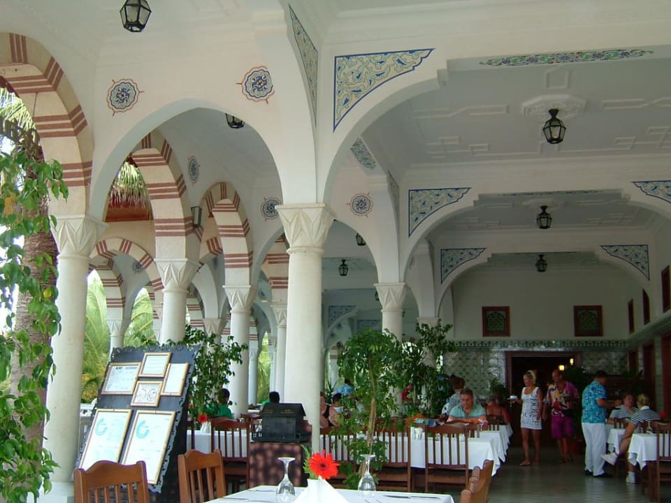 Eingang Hauptrestaurant Ali Bey Club