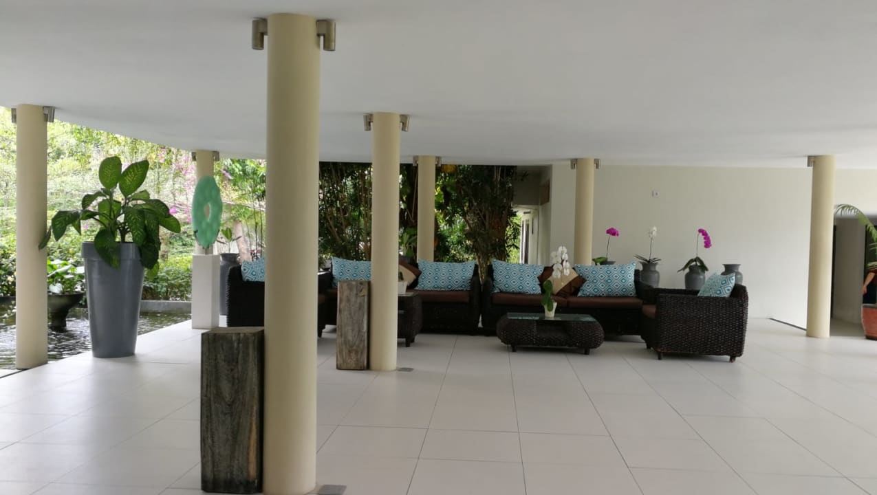 Lobby Living Asia Luxury Resort & Spa