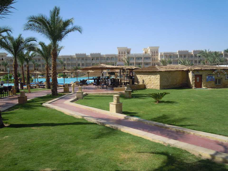 Parkanlage um den Pool Pickalbatros Palace Resort