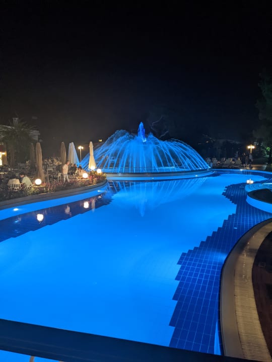 Pool Club Boran Mare Beach