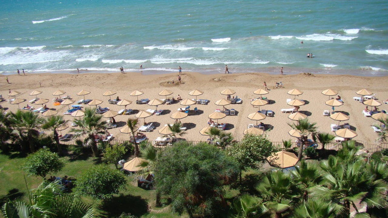 Gartenanlage und Strand Hotel Defne Dream