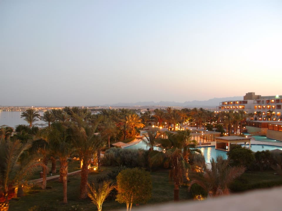 Abends vom Balkon Fort Arabesque Resort, Spa & Villas