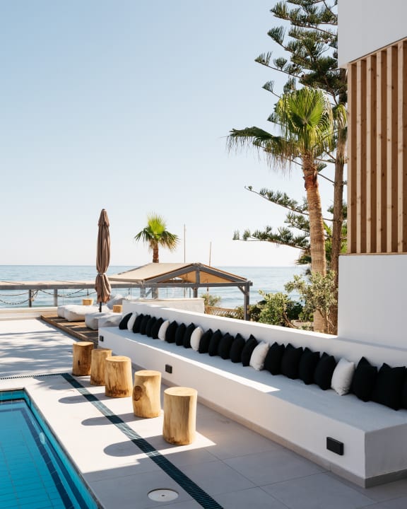 Pool Petradi Beach Lounge Hotel