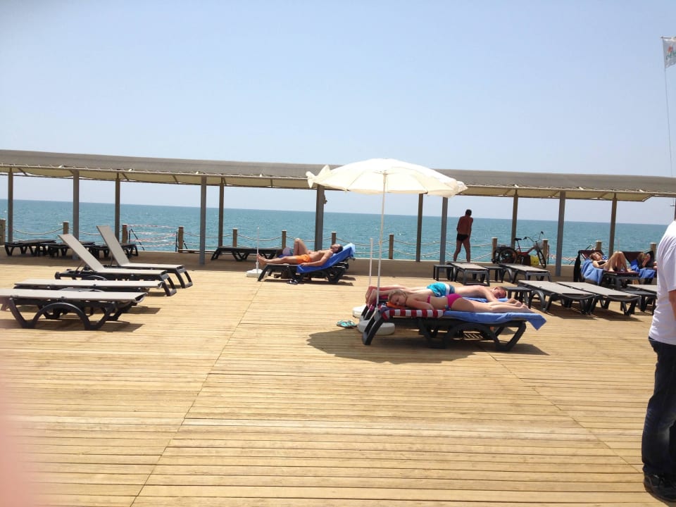 Steg mit Liegemöglichkeiten Megasaray Club Belek