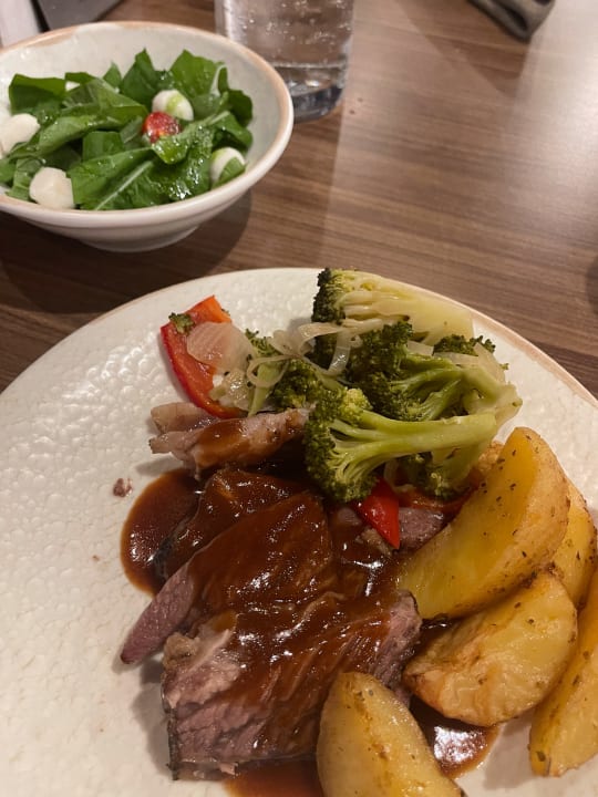 Gastro Jacaranda Luxury Resort