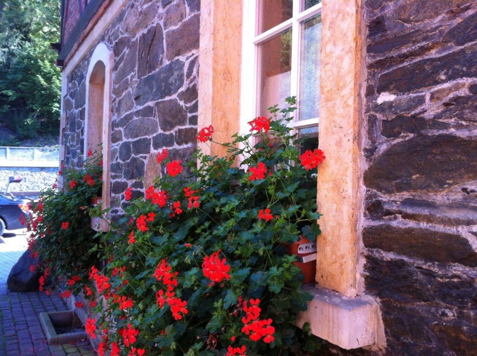 Liebevolle Blumenarrangements Hotel Rabenauer Mühle