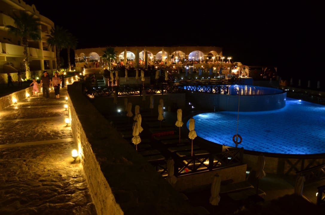 Pool und Restaurant Hotel Kalithea Horizon Royal