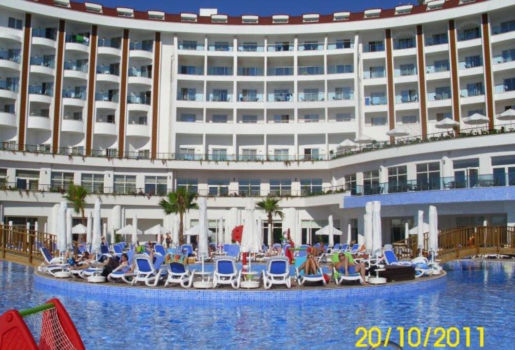 Blick auf Pool und Hotel Side Prenses Resort & Spa