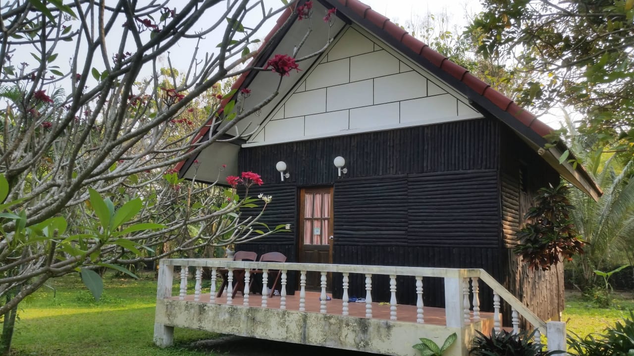 Großer Bungalow mit Terrasse Thai Bamboo Guesthouse