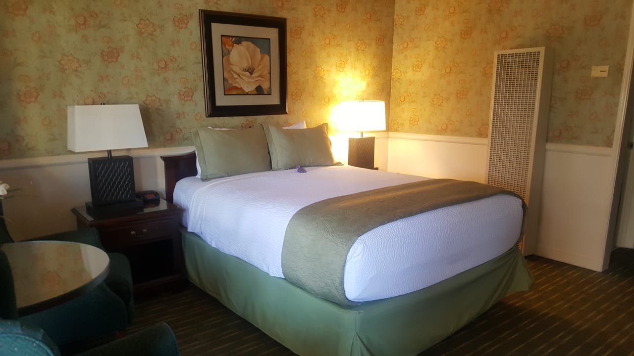 Zimmer Hotel Lavender Inn by the Sea