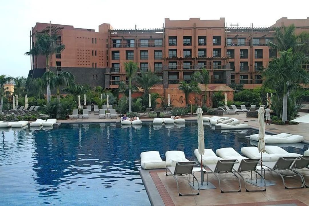Basen Lopesan Baobab Resort