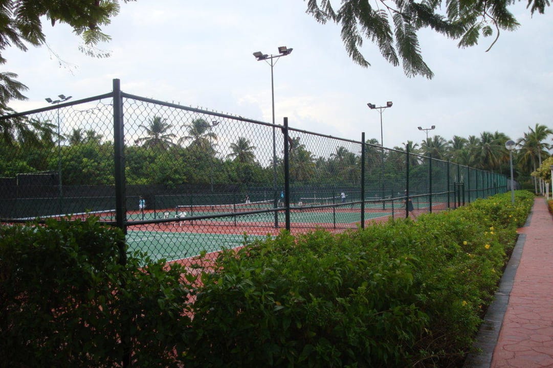 Tennisfelder Hotel Grand Palladium Palace Resort, Spa & Casino