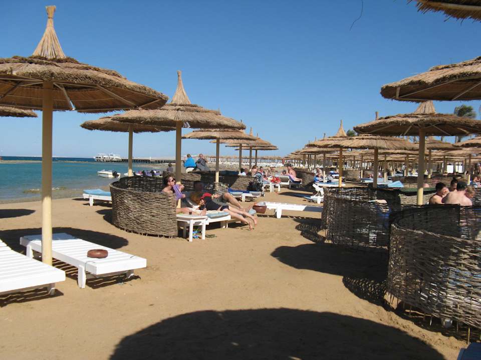 Пляж Pickalbatros Alf Leila Wa Leila Resort - Neverland Hurghada