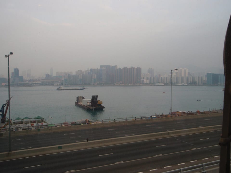 Blick aus dem Zimmerfenster 9.Etage Hotel Harbour Grand Hong Kong