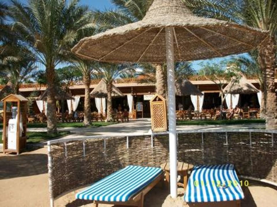 Strand und Restaurant am Mittag Siva Grand Beach