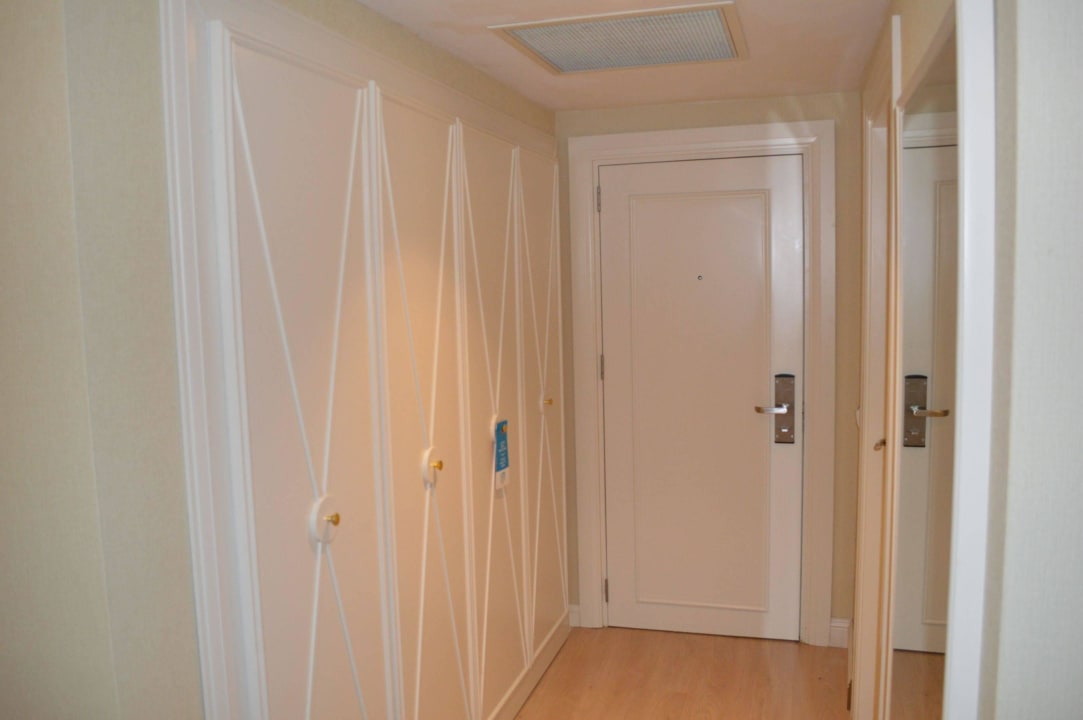 Flur mit Schrank Kaya Artemis Resort