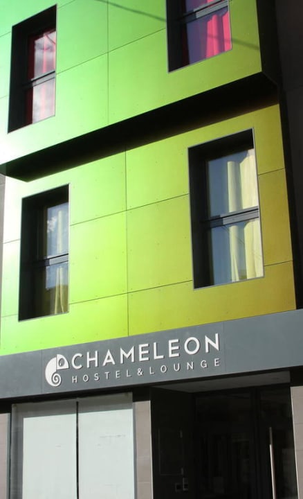 Fachada2 Chameleon Hostel Alicante