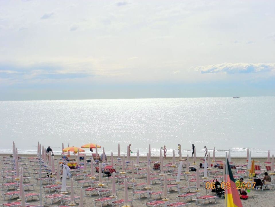 Strand vom Balkon aus gesehen Hotel Righetto