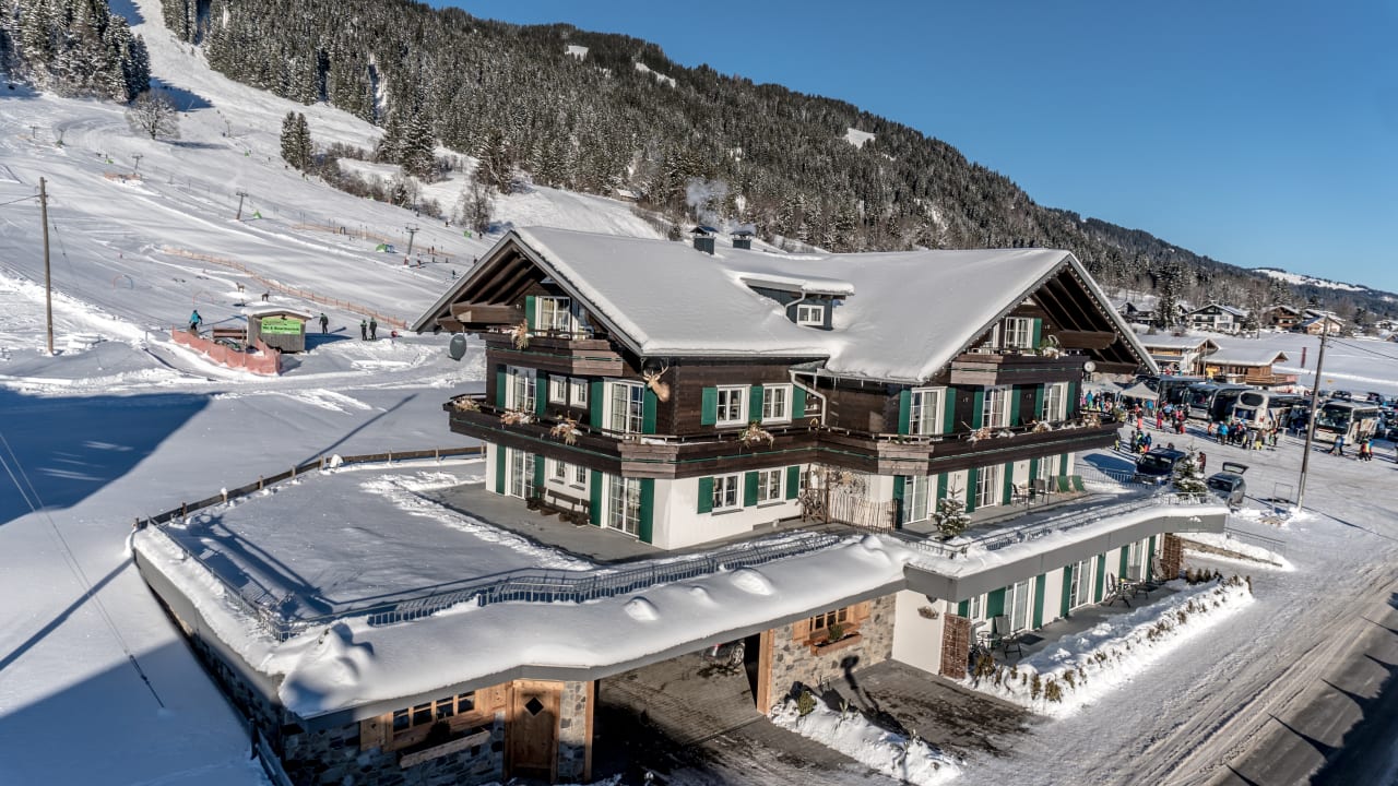 Альпенхаус. Альпенхауз. Эльвира Альпенхаус. Alpenhaus фото. Баварская кухня Alpenhaus.