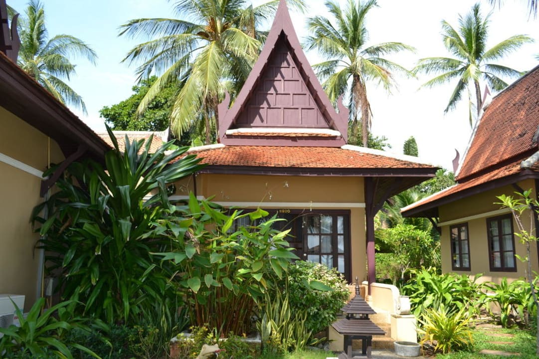 Unser Bungalow am Strand von hinten The Fair House Beach Resort