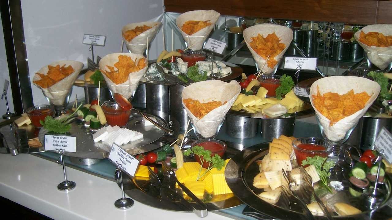 Abendessenbüffet Commodore Elite Suites & Spa - Adults only