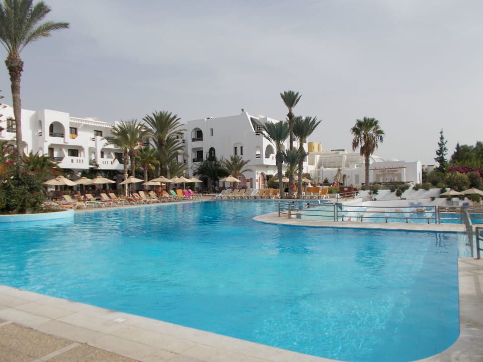 Großer Pool auf 2 Ebenen Hotel Seabel Aladin Djerba