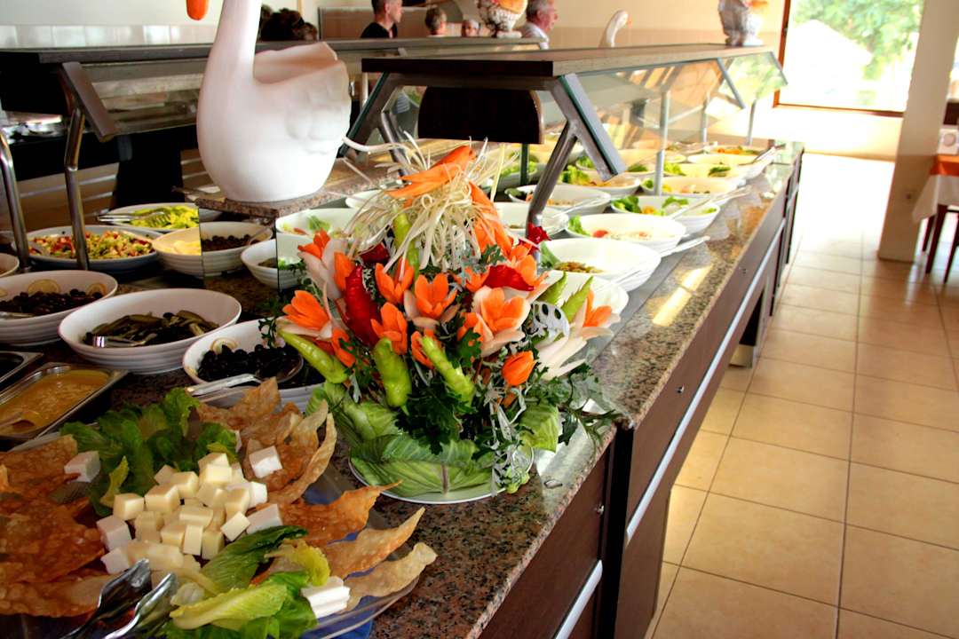 Mittagsbuffet Hotel Sirma