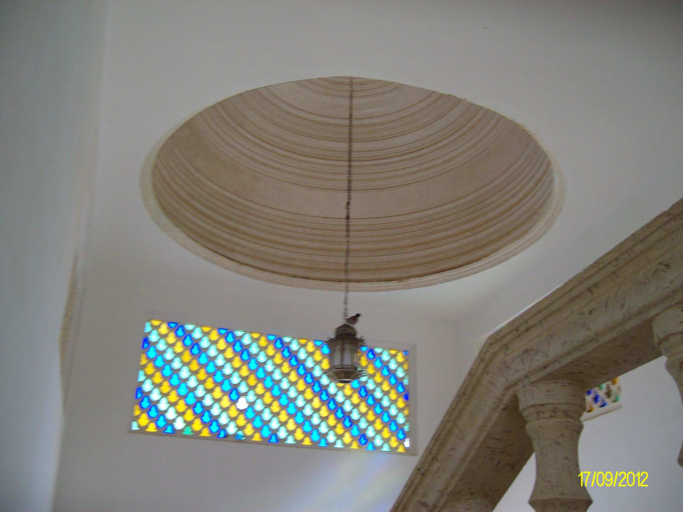 Taube auf Lampe Pickalbatros Alf Leila Wa Leila Resort - Neverland Hurghada