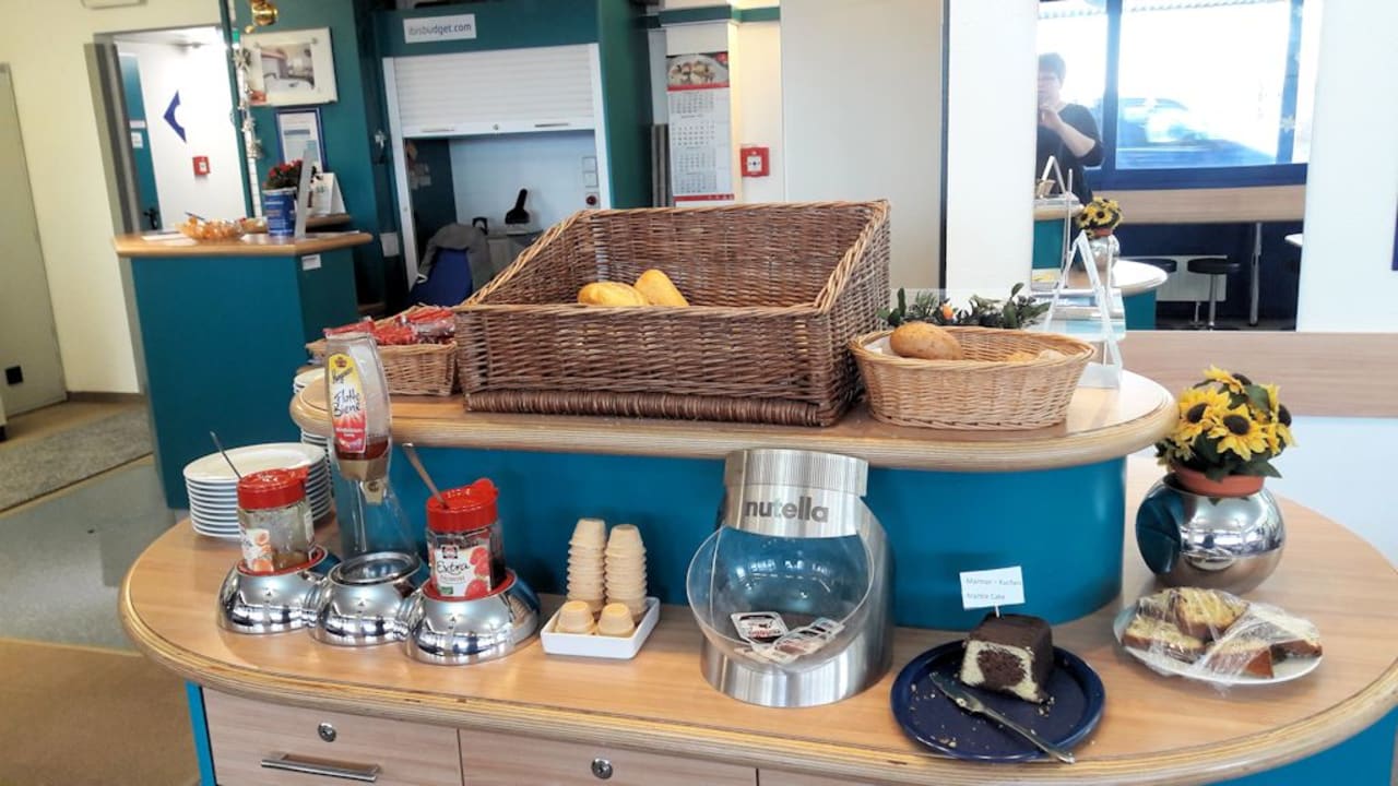 "Reichhaltiges" Frühstücksbuffet ibis budget Hotel Chemnitz Sued West