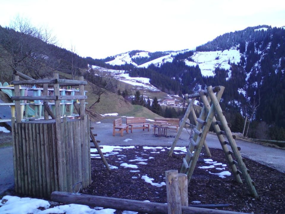 Spielplatz mit Ausblick Alpengasthof Hotel Gruberhof
