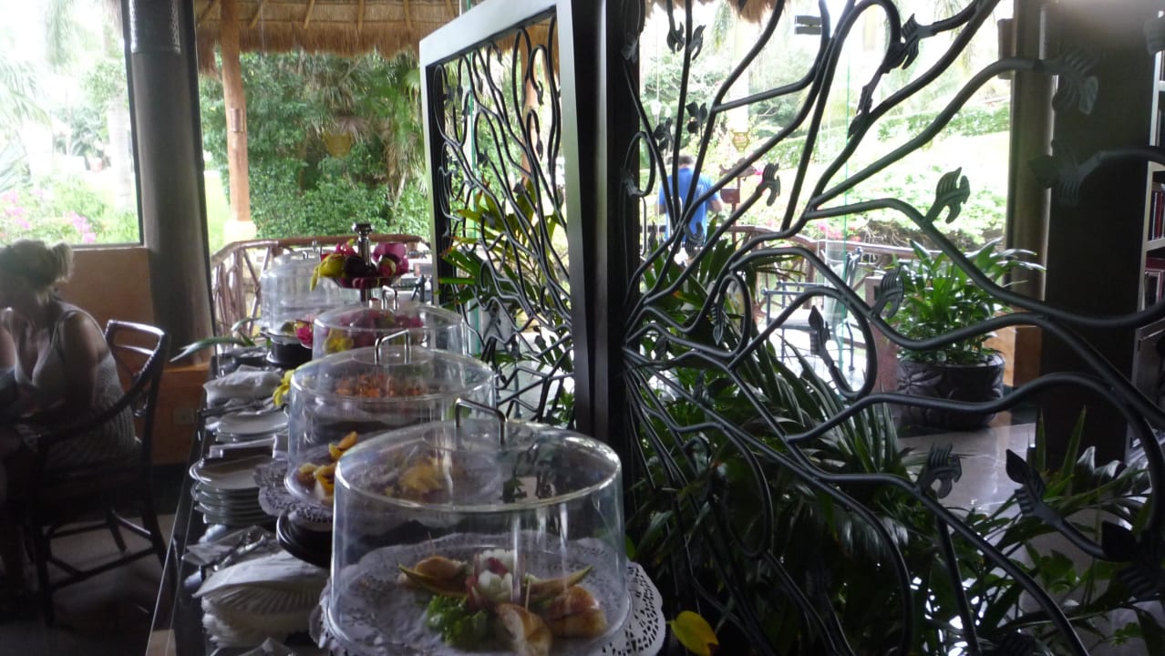 Fingerfood in der Lobby TRS Yucatan Hotel - Adults only