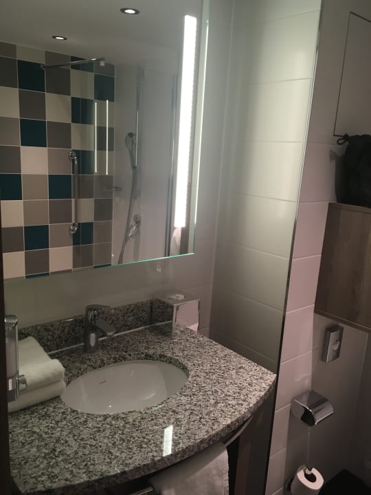 Zimmer Hampton by Hilton Stuttgart City Centre