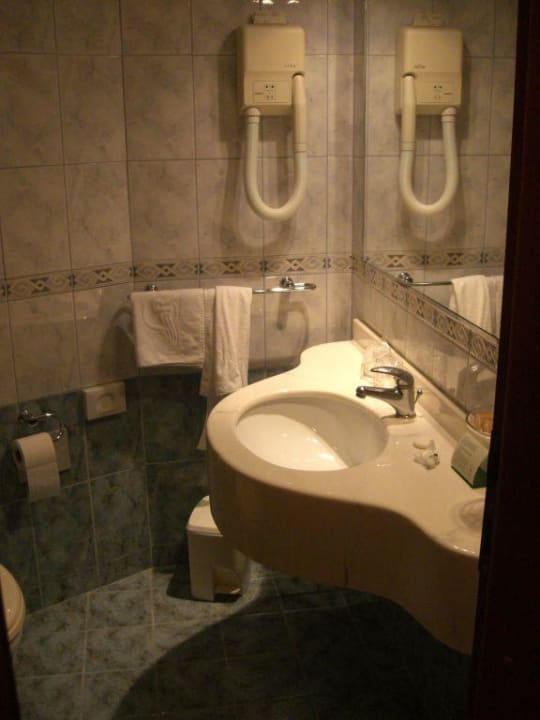 Blick ins Badezimmer Sunny Poreč by Valamar