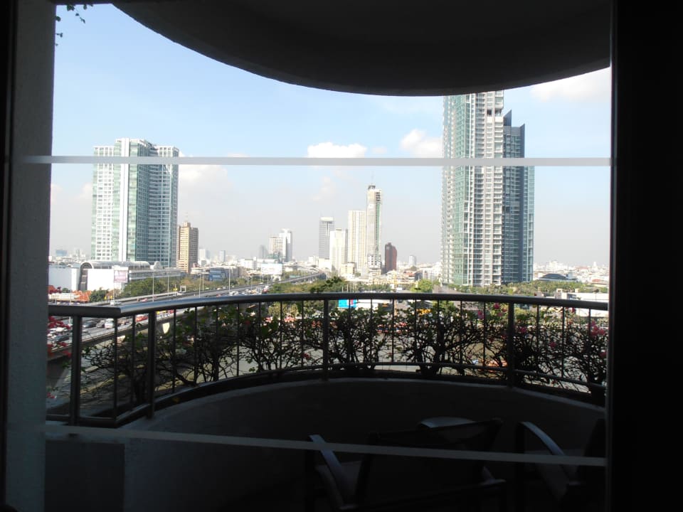 Vom Zimmer Ausblick über Balkon Shangri-La Hotel, Bangkok
