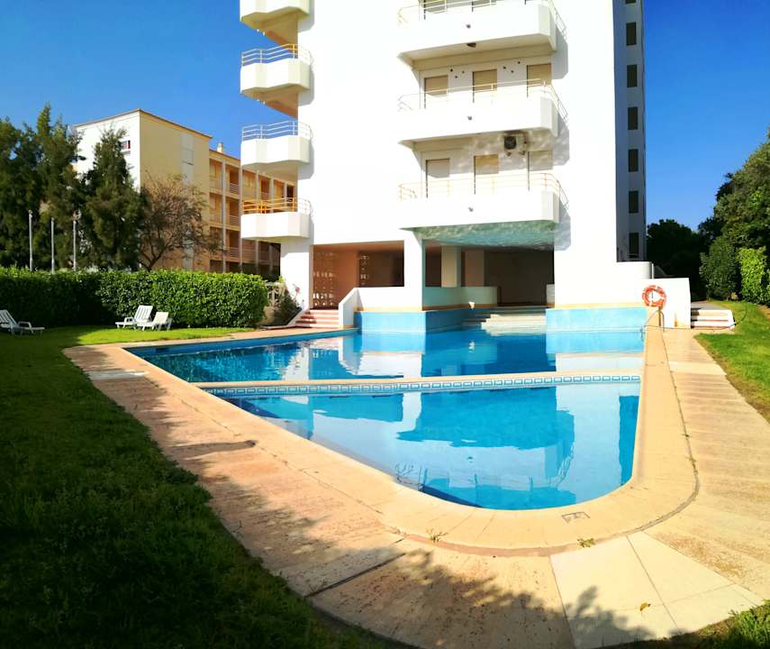 Pool Holiferias Apartments Amoreira Mar