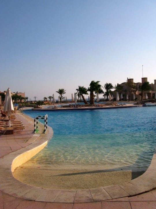 Eine der 8 Poolanlagen Sentido Akassia Beach