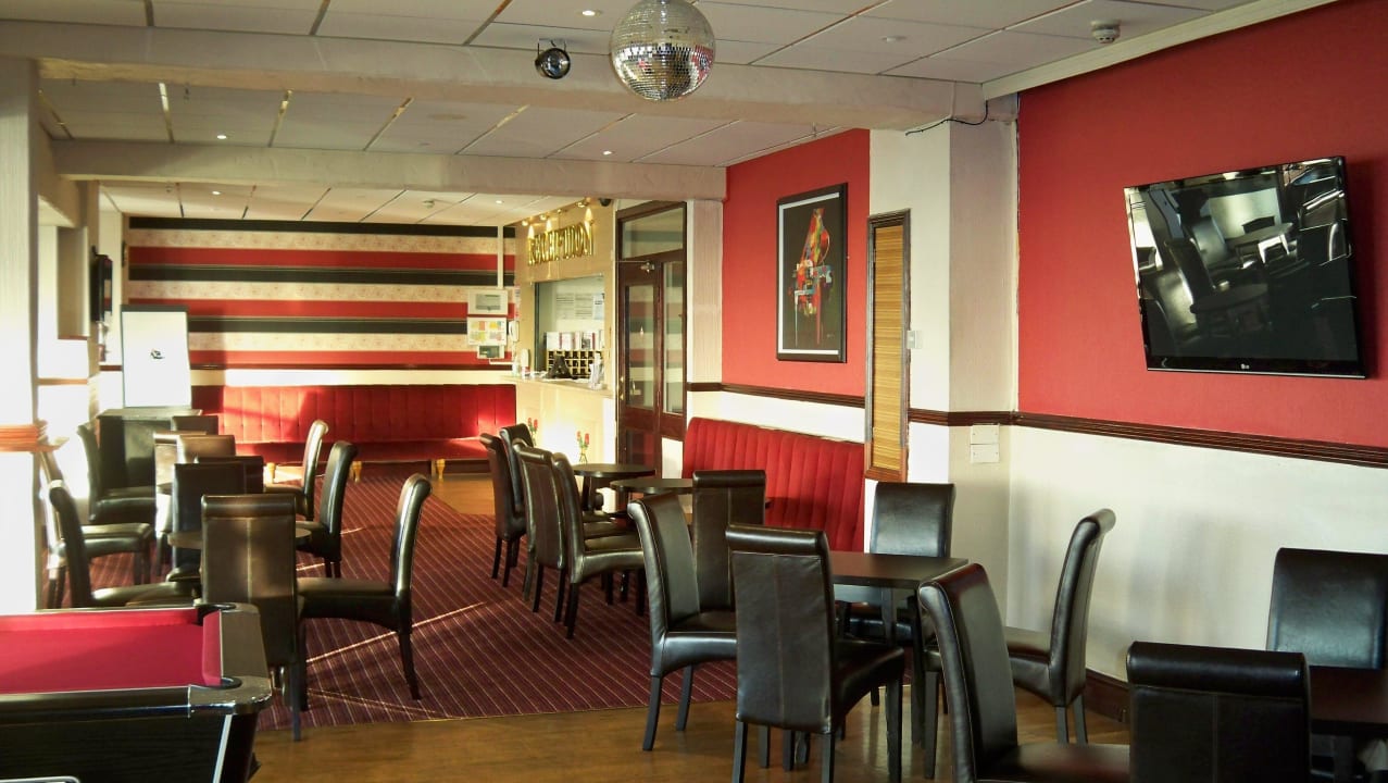 Bar lounge overlooking Blackpools seafront Hotel Craig-y-Don