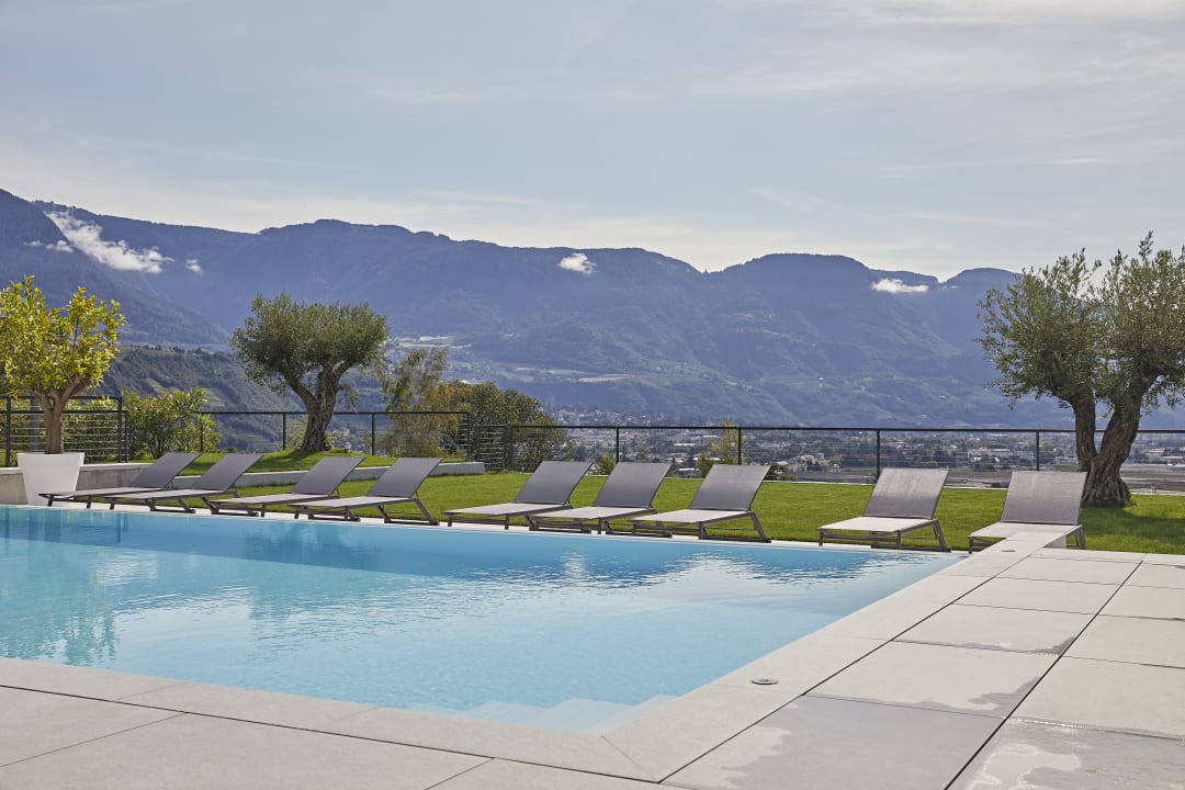 Pool The View - Your private luxury suites