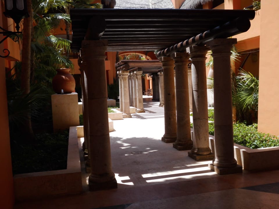 Innenhof Iberostar Selection Paraiso Lindo