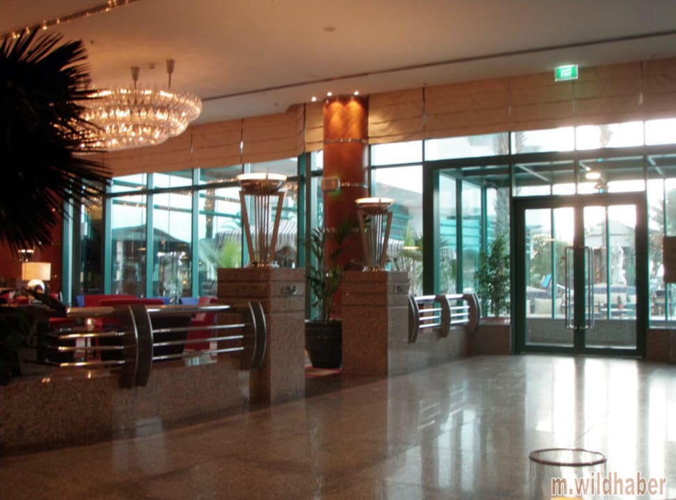 Bar im Lobbybereich Hilton Dubai Jumeirah