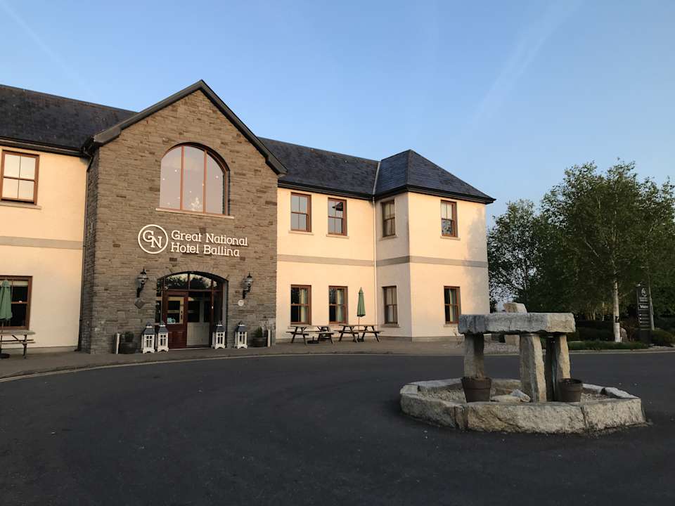 Außenansicht Great National Hotel Ballina