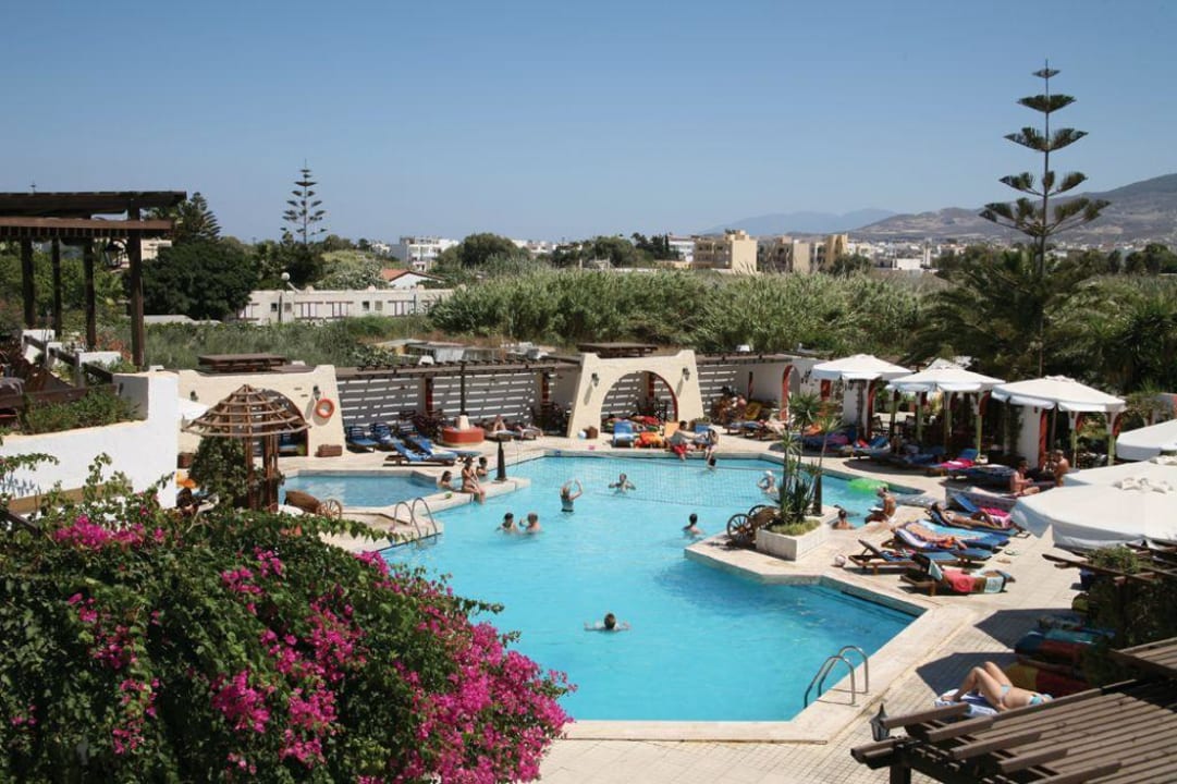 Vue Piscine Gaia Garden Hotel