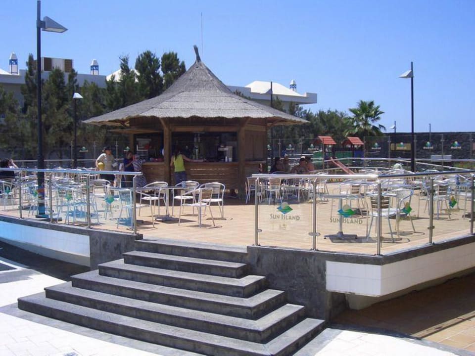 Poolbar Hotel THB Tropical Island