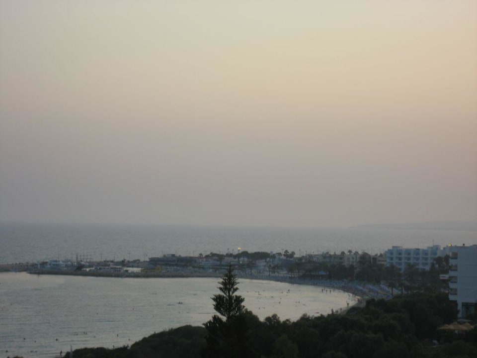 Aussicht vom Balkon Napa Mermaid Hotel & Suites
