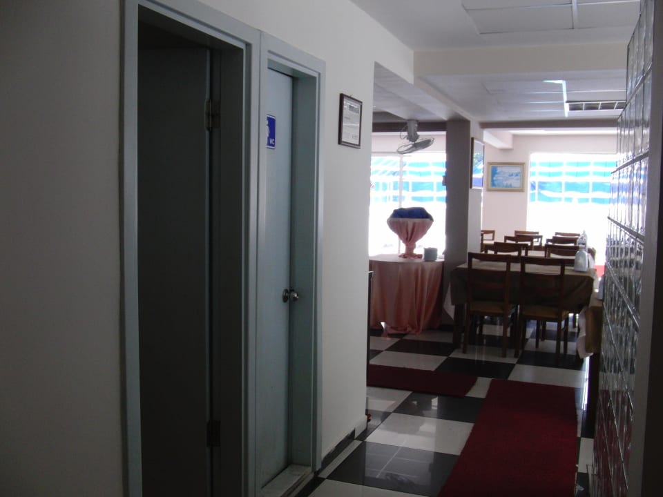 Eingang Hotel Diamond