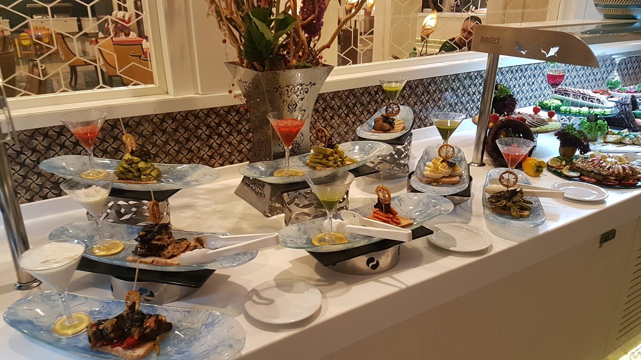 Gastro Royal Taj Mahal Hotel