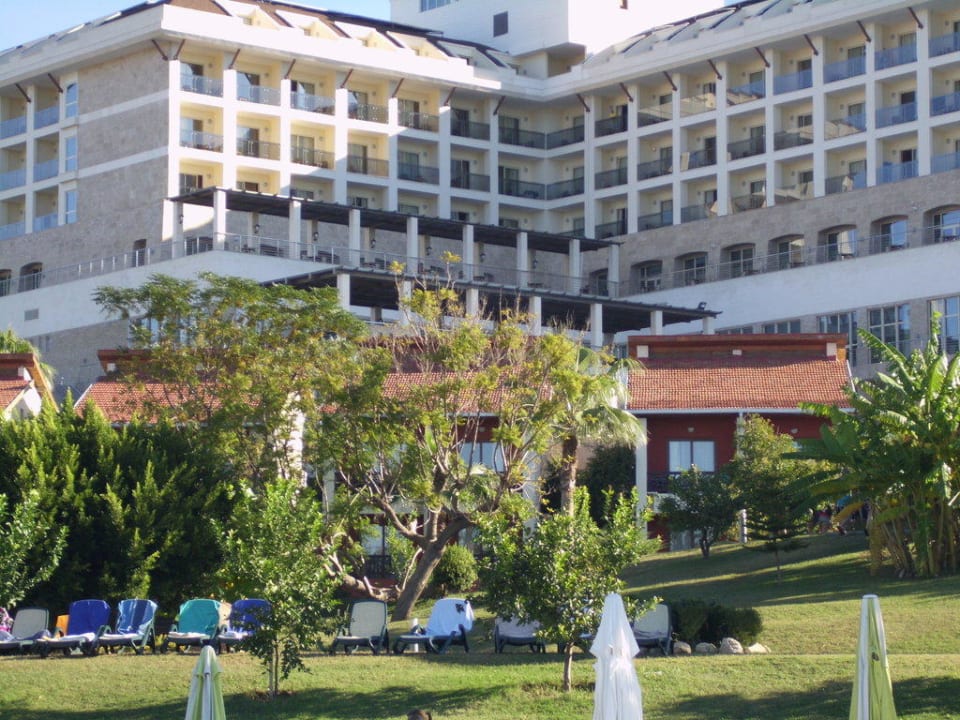 Das Haupthaus vom Pool gesehen Horus Paradise Luxury Resort & Club