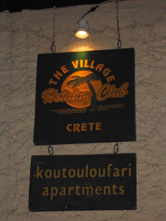 Schild am Hoteleingang Koutouloufari Village Holiday Club